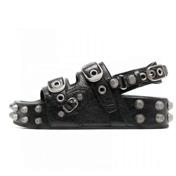 High Quality Men Sandals Metal Rivet Decoration Sandals